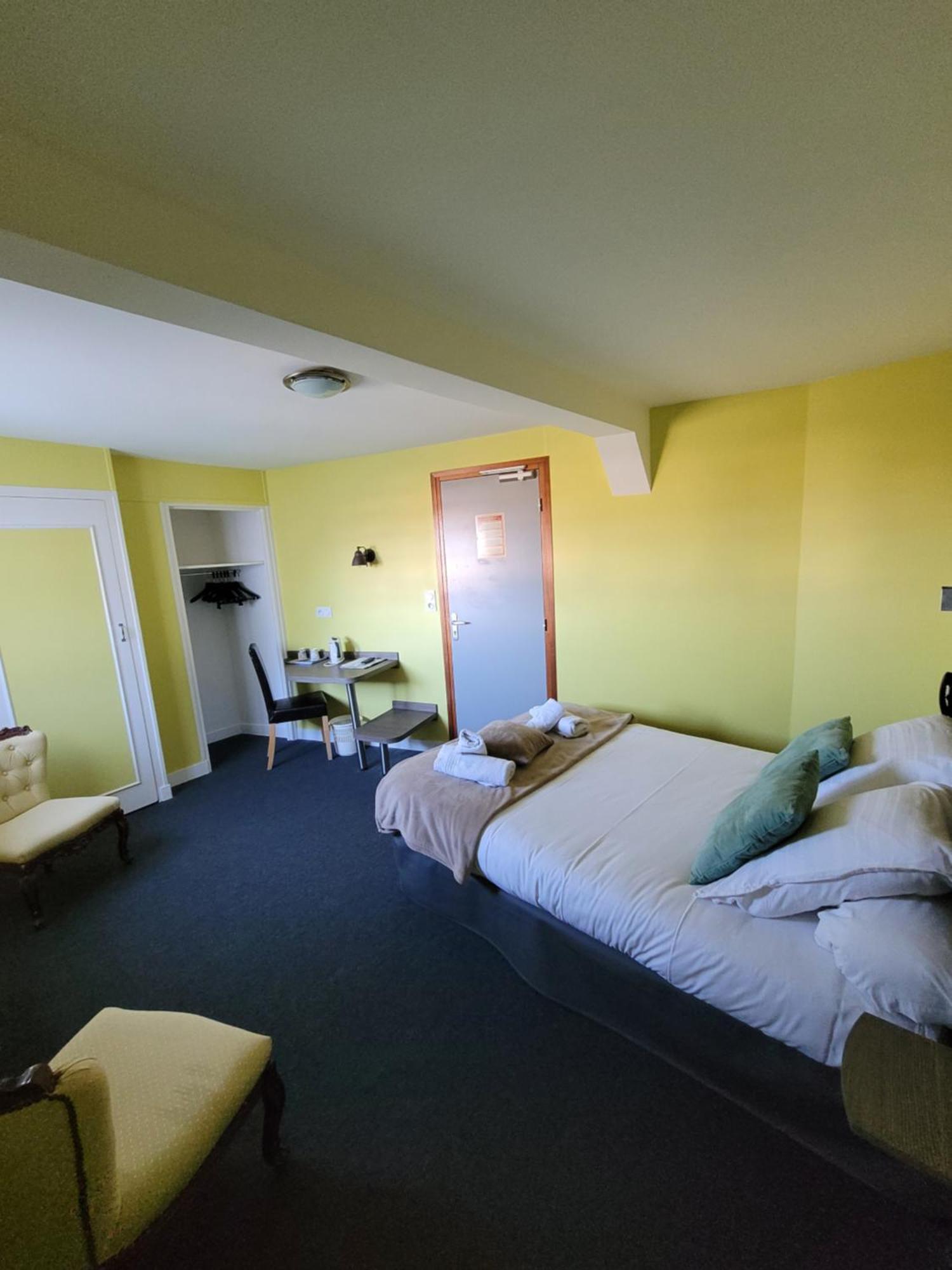 Hotel au Moyne De Saire Réville Buitenkant foto
